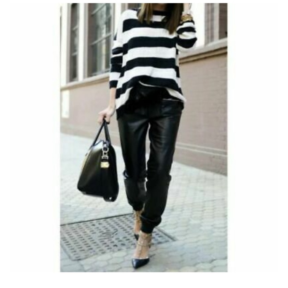 Zara women’s black faux leather joggers - sz XS